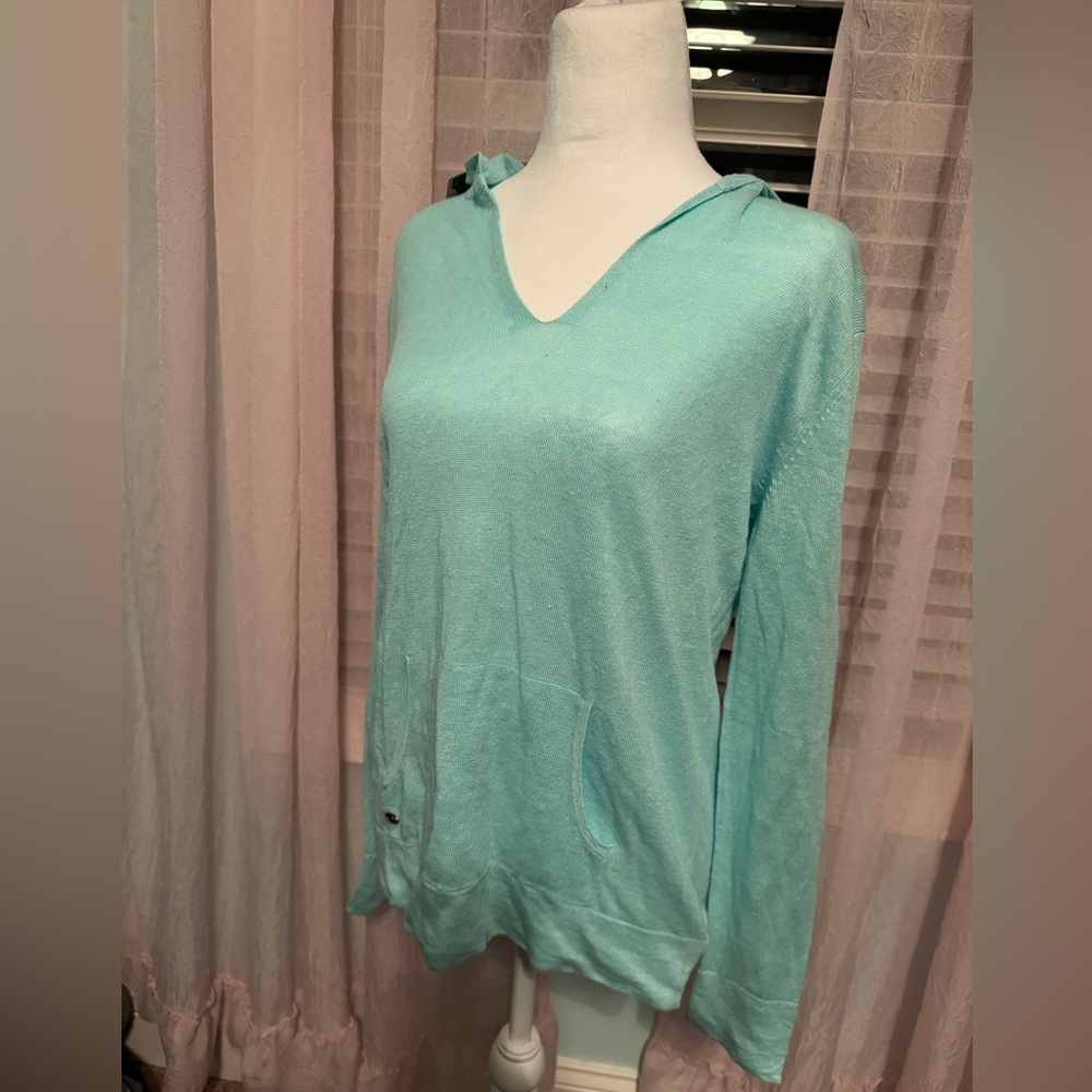 NWT Lilly pulitzer pullover/hoodie in linen Serene Blue